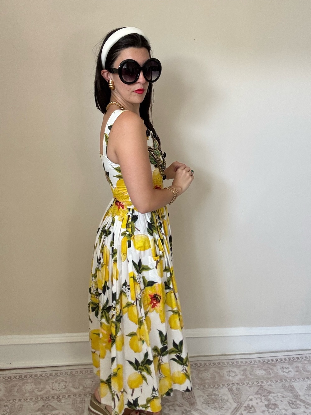 Dolce gabbana lemon print cotton dress 
Size 38 fits quite small! - Picture 10 of 17